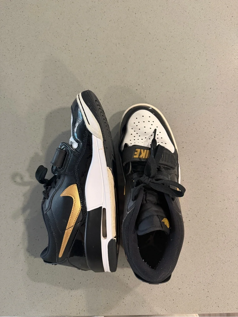 Air Jordan Legacy low Black and Gold Low-Top Sneakers